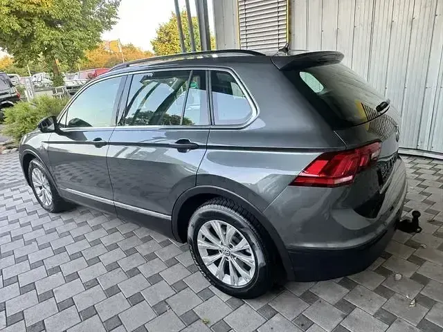 Gebraucht VW Tiguan 150 PS (110 kW) 2019 Grau SUV