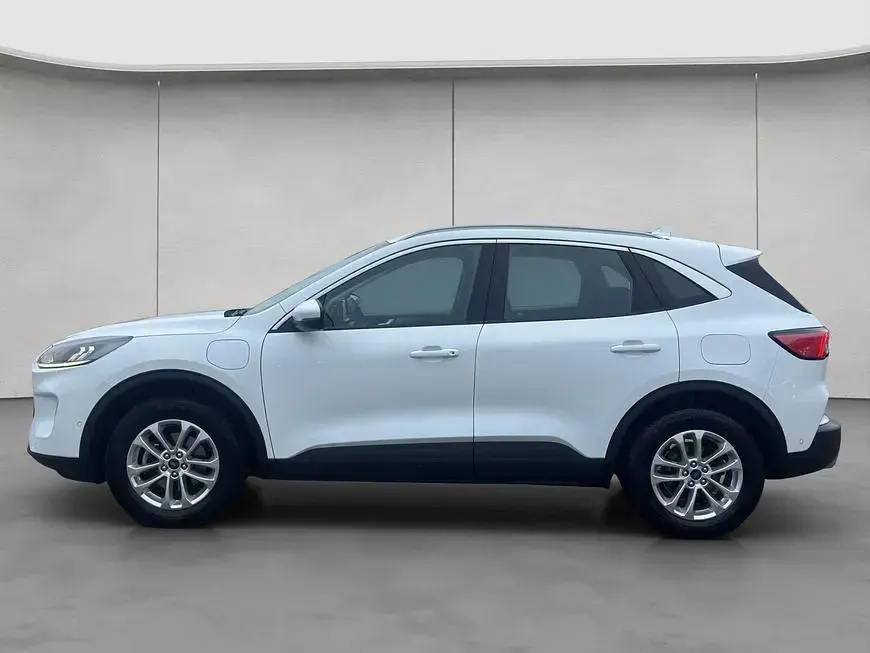 Używany Ford Kuga Titanium 152 KM (111 kW) 2022 Biały SUV