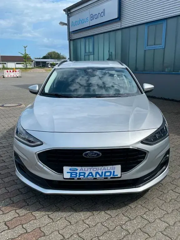 Gebraucht Ford Focus Cool & Connect 120 PS (88 kW) 2022 Silber Limousine