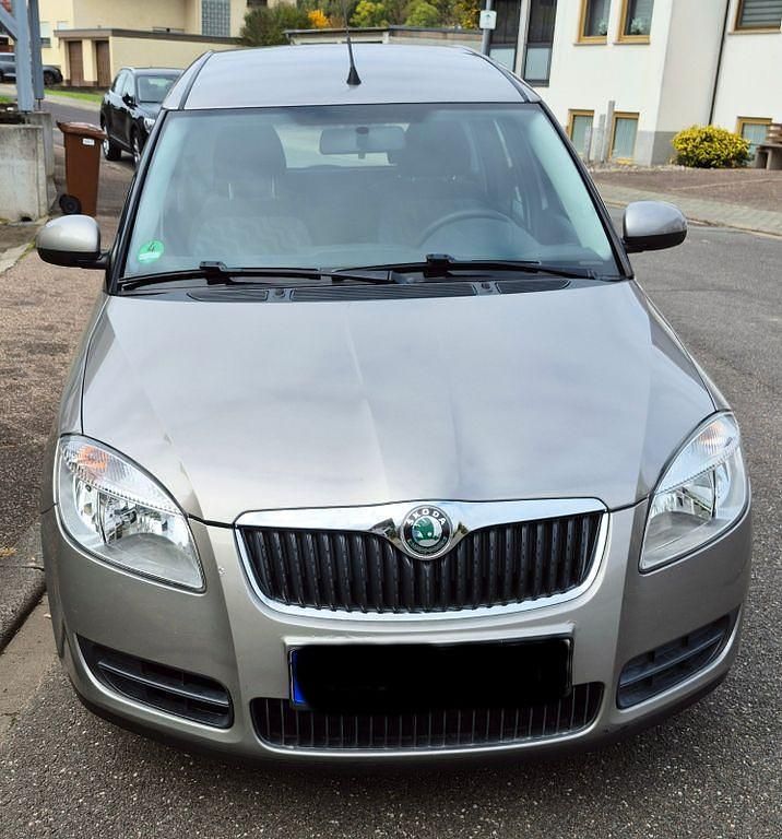 Beige Gebraucht 2009 Skoda Roomster Kombi | 3.700 € (Fairer Preis) - Bild 1/4