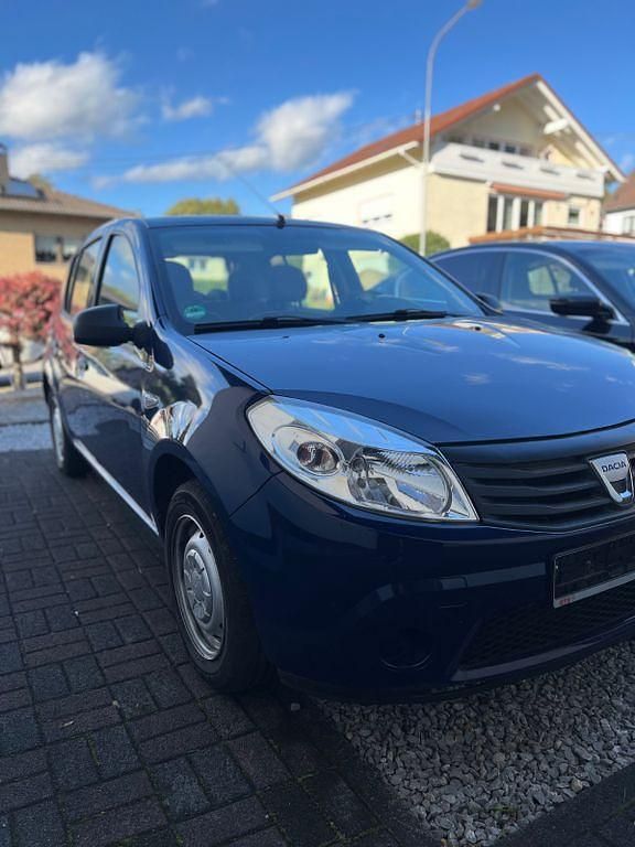 Gebraucht Dacia Sandero 75 PS (55 kW) 2009 Blau Limousine