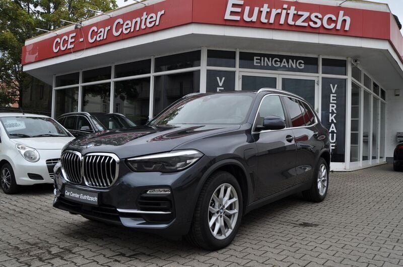 Arktikgrau brillanteffekt Gebraucht 2020 BMW X5 Sport Line SUV | 36.990 € (Guter Preis) - Bild 1/4
