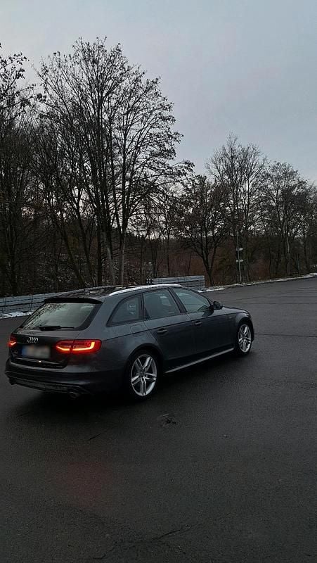 Gebraucht Audi A4 S-Line 204 PS (150 kW) 2012 Grau Kombi