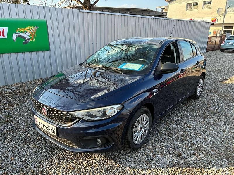 Gebraucht Fiat Tipo Pop 95 PS (69 kW) 2017 New blu (vr717/a)) Limousine