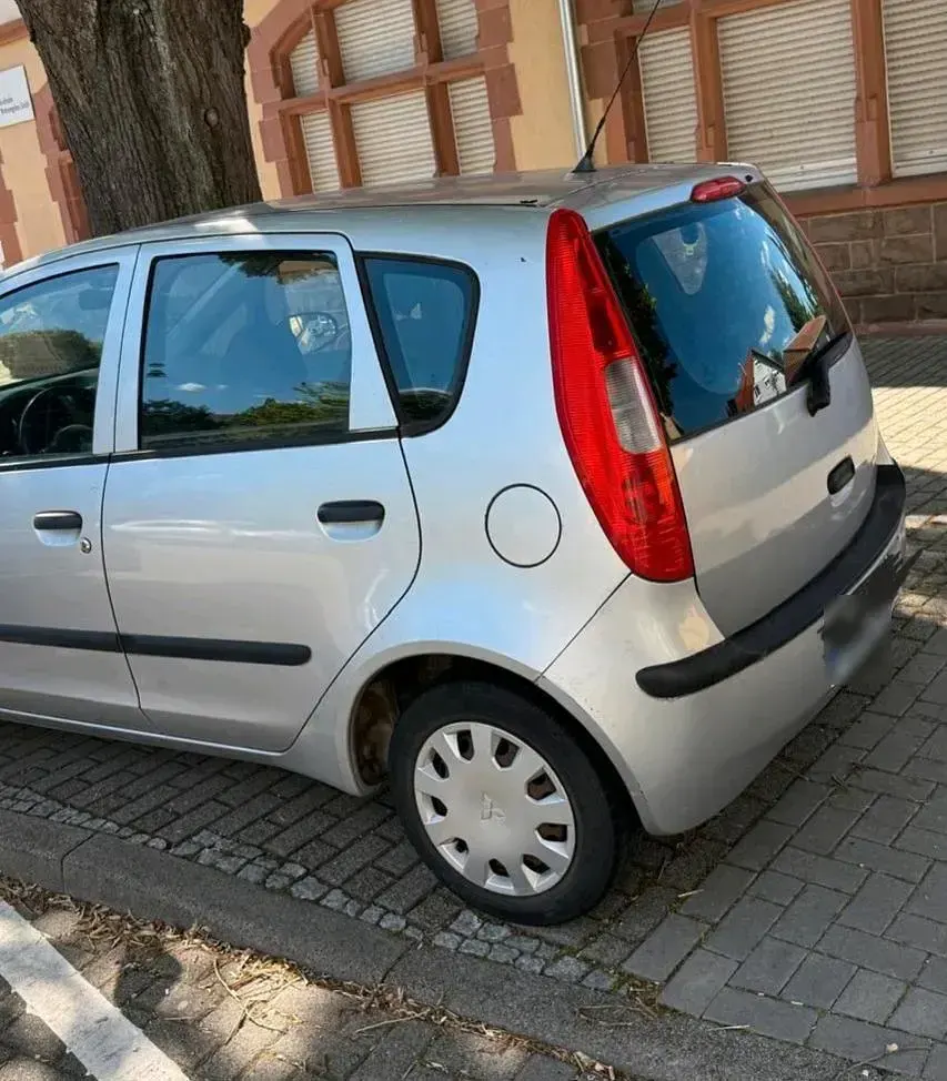 Gebraucht Mitsubishi Colt 75 PS (55 kW) 2007 Silber Kleinwagen