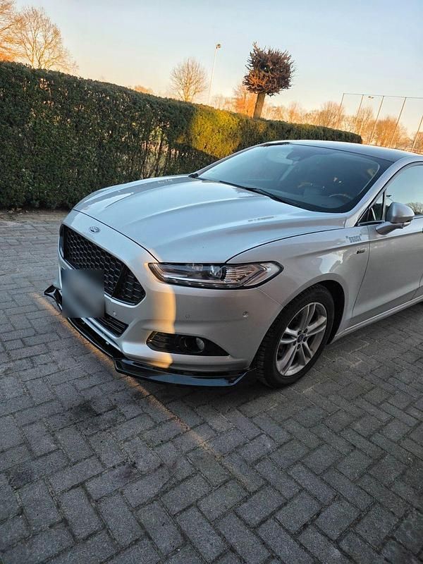 Gebraucht Ford Mondeo 179 PS (131 kW) 2014 Silber Limousine