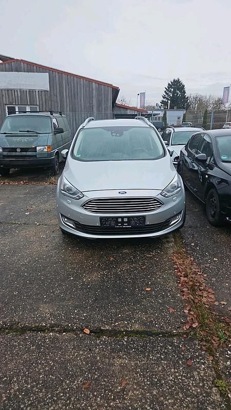 Silber Gebraucht 2018 Ford Grand C-Max Van / Kleinbus | 7.300 € (Superpreis) - Bild 1/4