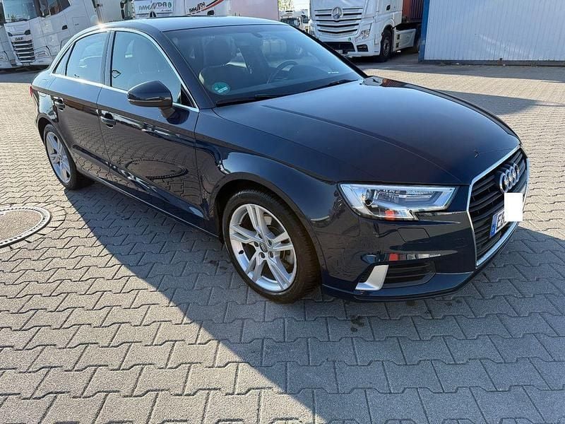 Second-hand Audi A3 Sport 150 CP (110 kW) 2019 Albastru Berlinǎ