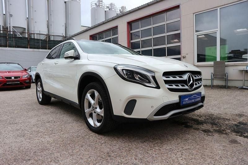 Gebraucht Mercedes GLA220 184 PS (135 kW) 2018 Weiß SUV