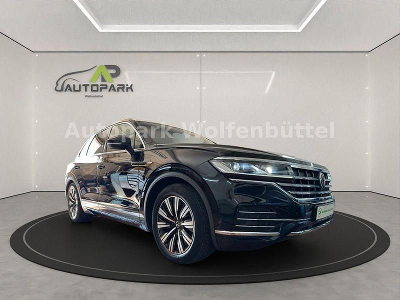 Schwarz Gebraucht 2022 VW Touareg Elegance SUV | 40.990 € (Fairer Preis) - Bild 1/4