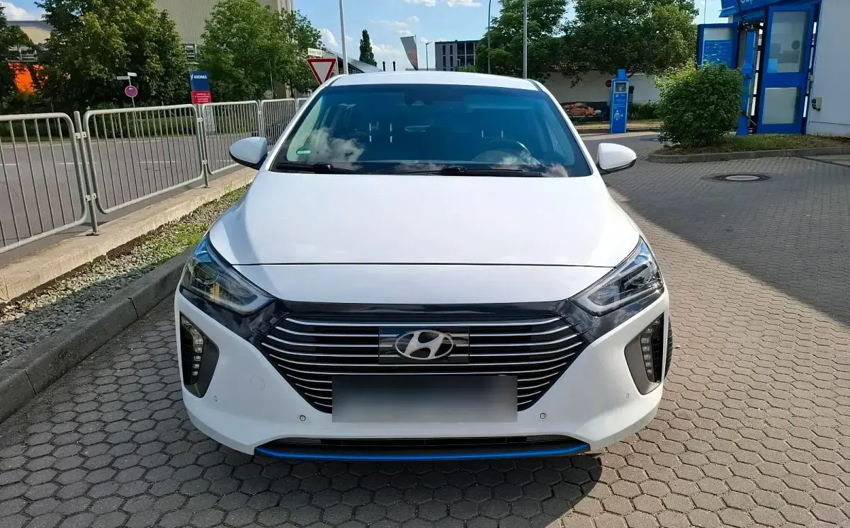 Gebraucht Hyundai Ioniq 104 PS (76 kW) 2018 Weiß Kleinwagen