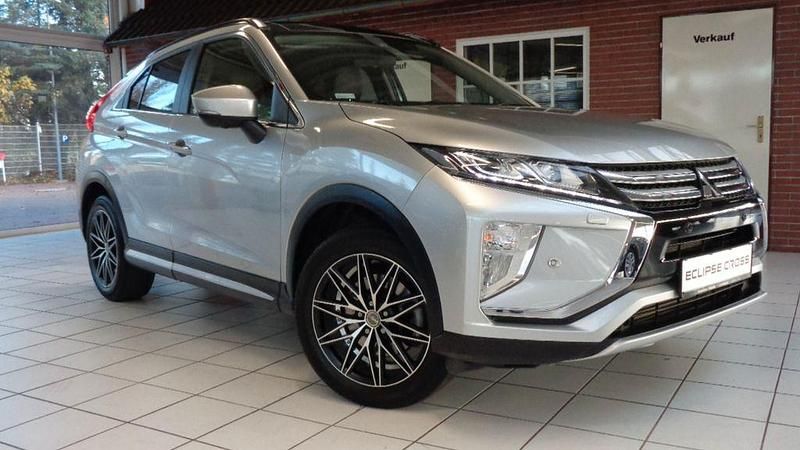Silber Gebraucht 2019 Mitsubishi Eclipse Cross Top SUV | 18.400 € (Fairer Preis) - Bild 1/4