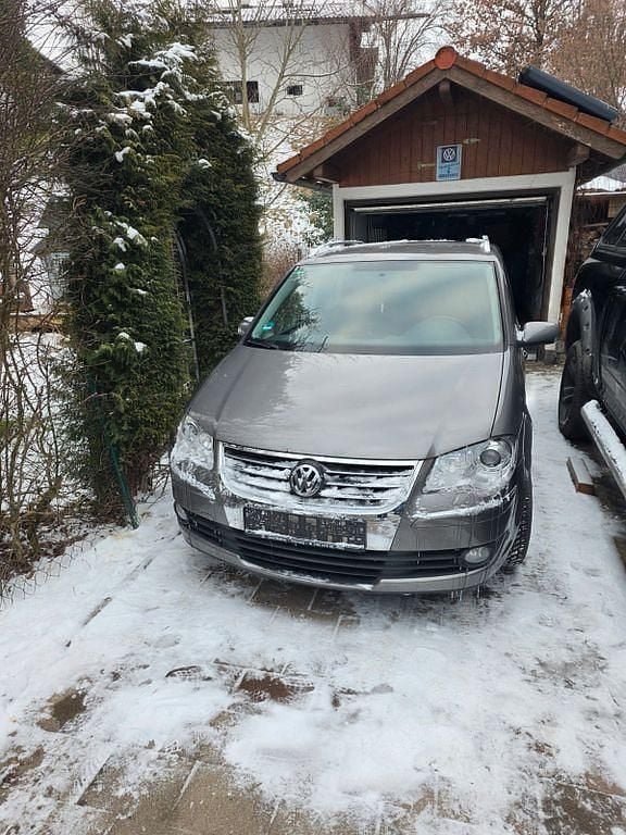 Braun Gebraucht 2008 VW Touran Highline Van / Kleinbus | 2.800 € (Superpreis) - Bild 1/4