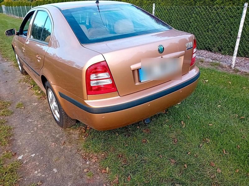 Gebraucht Skoda Octavia 150 PS (110 kW) 2001 Gold Limousine