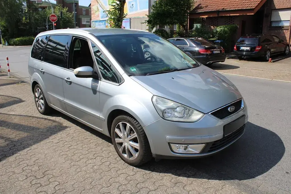 Gebraucht Ford Galaxy Ghia 140 PS (102 kW) 2007 Silber Van / Kleinbus