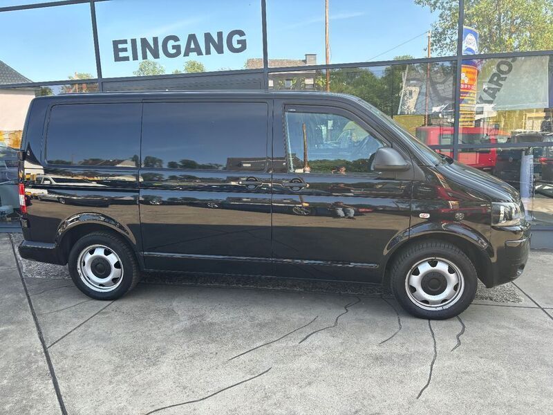 Deep black perleffekt Gebraucht 2011 VW T5 Van | 10.990 € - Bild 1/4