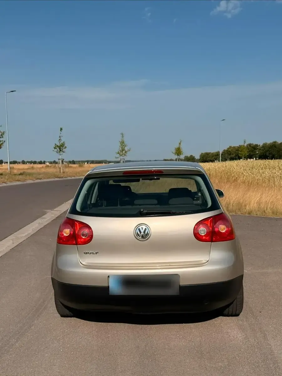 Gebraucht VW Golf V 75 PS (55 kW) 2005 Beige Kleinwagen