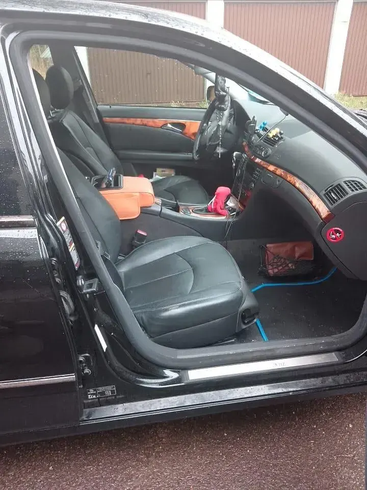 Gebraucht Mercedes E270 177 PS (130 kW) 2005 Schwarz Limousine