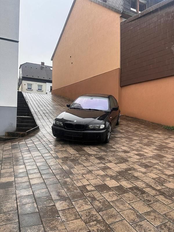 Gebraucht BMW 318 143 PS (105 kW) 2003 Schwarz Limousine