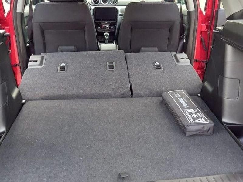 Gebraucht Suzuki Vitara Comfort 116 PS (85 kW) 2025 Rot SUV