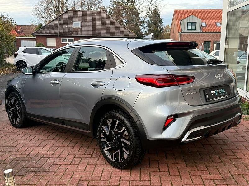 Gebraucht Kia XCeed Spirit 141 PS (103 kW) 2022 Lunarsilber SUV