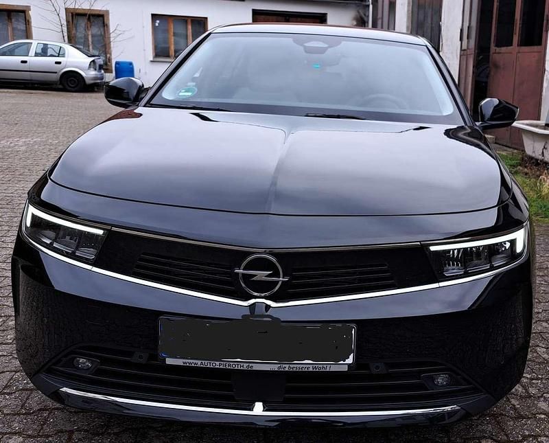 Schwarz Gebraucht 2023 Opel Astra Limousine | 23.800 € (Superpreis) - Bild 1/4