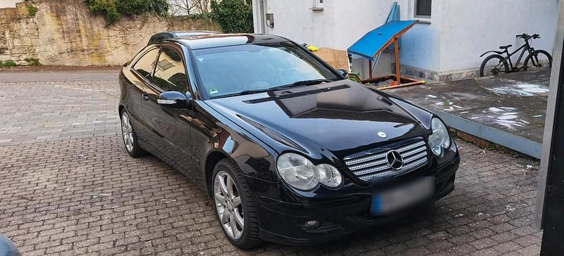 Gebraucht Mercedes C200 122 PS (89 kW) 2005 Schwarz Coupé