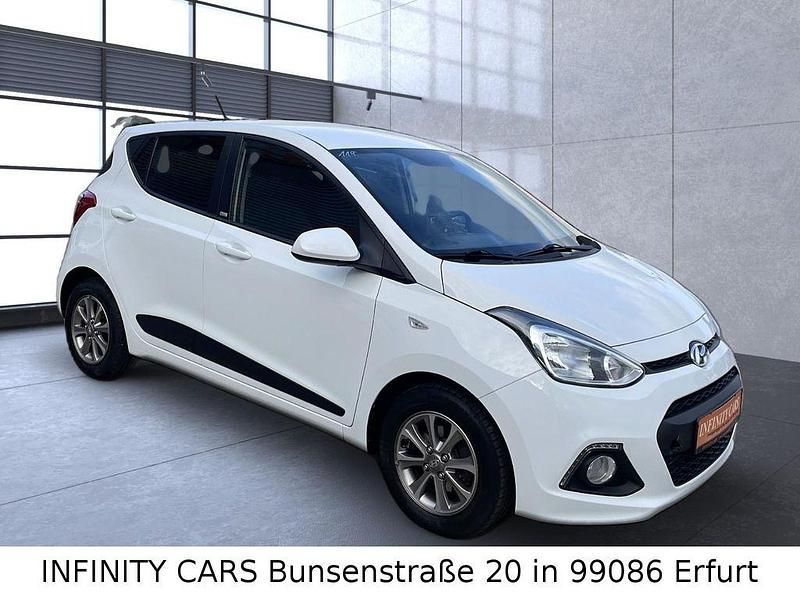 Weiß Gebraucht 2016 Hyundai i10 Passion Kleinwagen | 6.990 € (Fairer Preis) - Bild 1/4