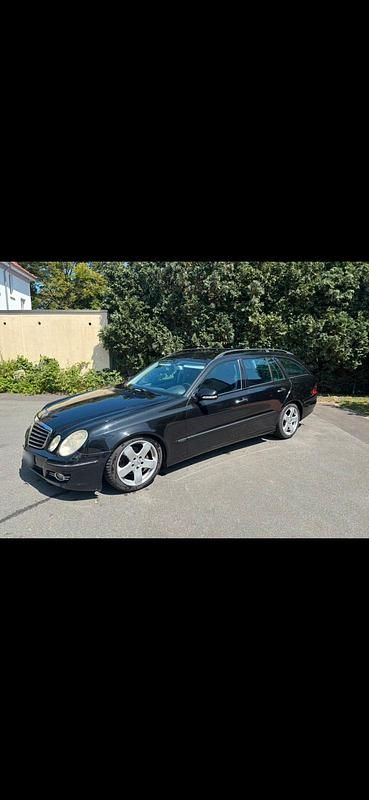 Gebraucht Mercedes E320 224 PS (164 kW) 2007 Schwarz Kombi