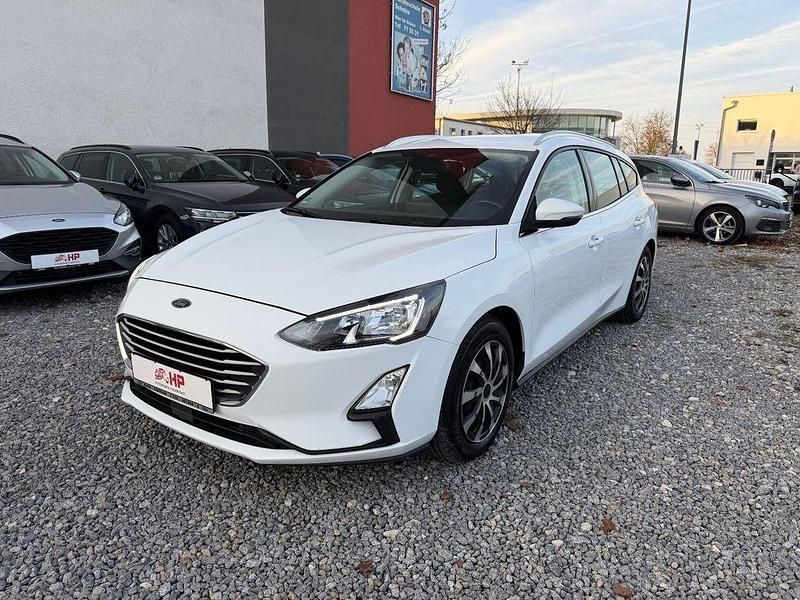 Weiß Gebraucht 2020 Ford Focus Cool & Connect Limousine | 9.999 € (Guter Preis) - Bild 1/4