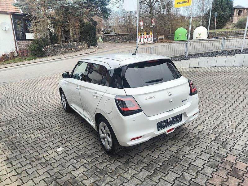 Neu Suzuki Swift Comfort 83 PS (61 kW) 2025 Weiß Limousine
