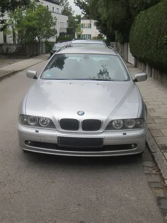 Gebraucht BMW 520 170 PS (125 kW) 2001 Silber Kombi