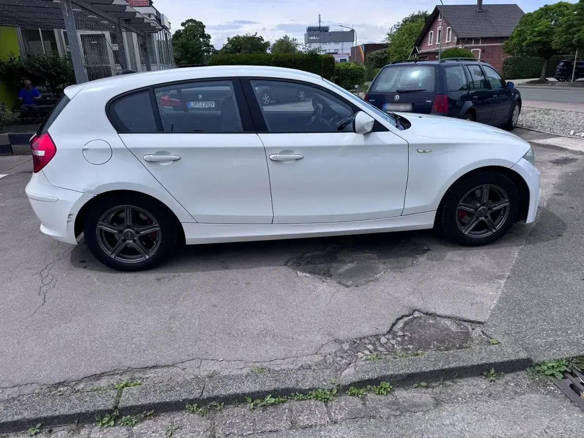 Gebraucht BMW 120 M Sport 177 PS (130 kW) 2010 Weiß Kleinwagen