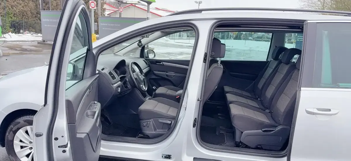 Gebraucht VW Sharan 140 PS (102 kW) 2015 Silber Van / Kleinbus
