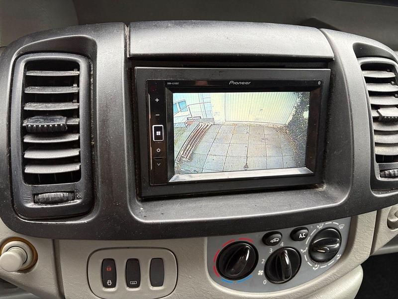 Gebraucht Opel Vivaro 116 PS (85 kW) 2010 Weiß Van / Kleinbus