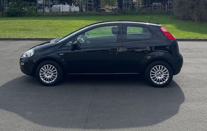 Gebraucht Fiat Punto Pop 69 PS (50 kW) 2015 Schwarz Kleinwagen