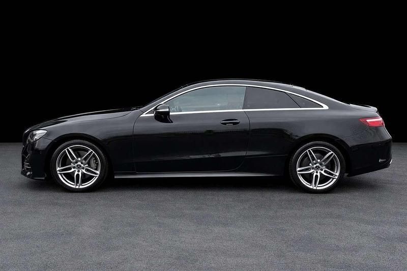 Gebraucht Mercedes E220 AMG line 194 PS (142 kW) 2017 Schwarz Coupé
