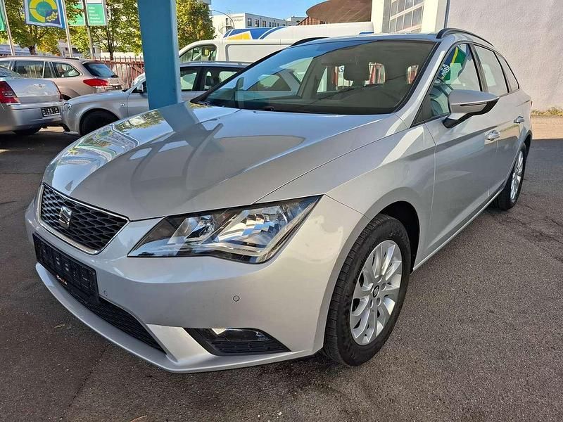 Eissilber/estrella silver Gebraucht 2015 Seat Leon Style Kombi | 6.680 € - Bild 1/4