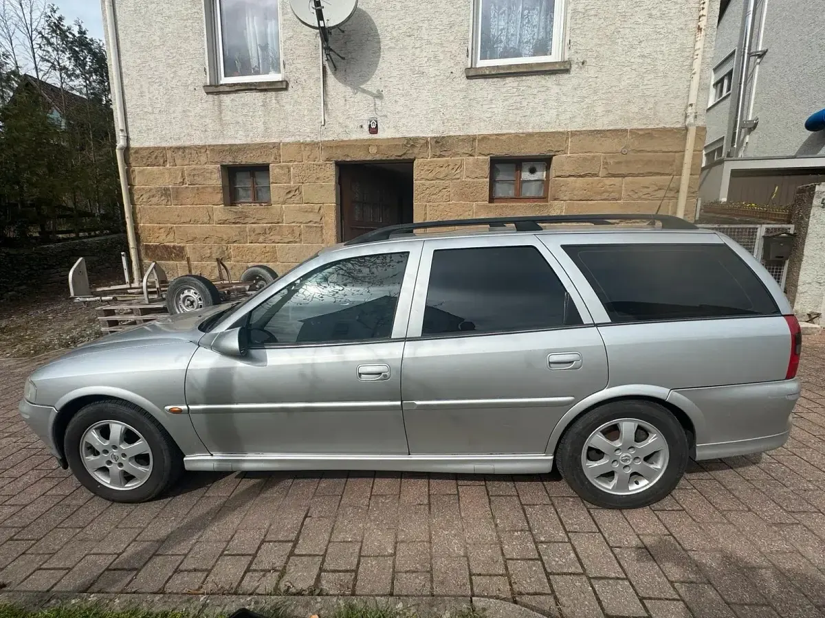 Usata Opel Vectra 148 CV (108 kW) 2001 Argento Station wagon