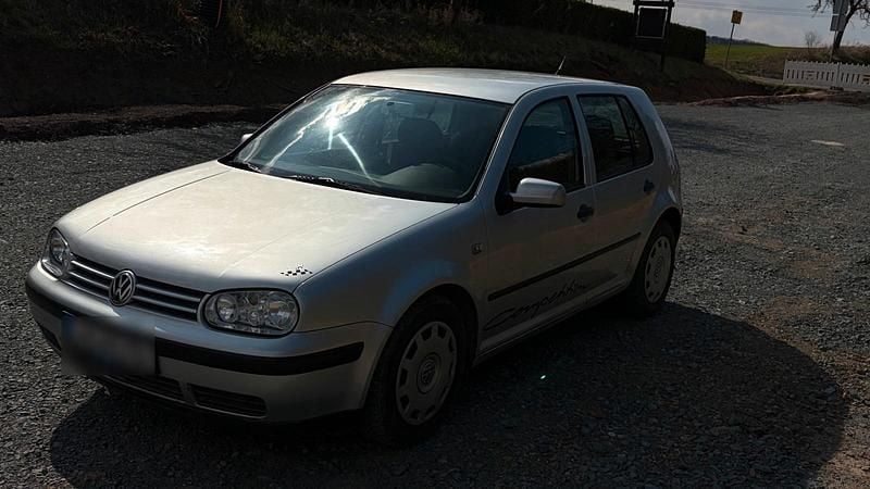Gebraucht VW Golf IV 75 PS (55 kW) 2002 Silber Kleinwagen
