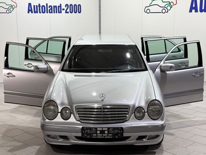Usata Mercedes E200 116 CV (85 kW) 2000 Argento Berlina