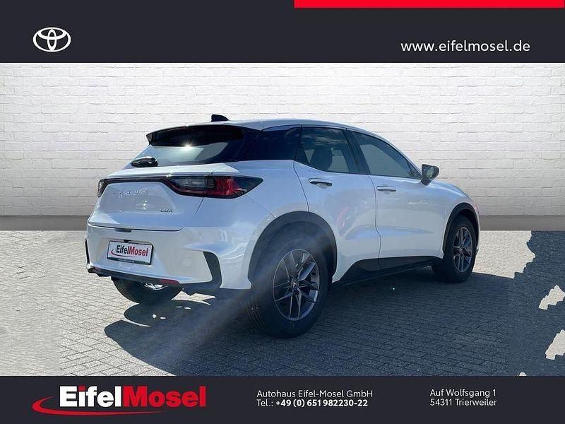 Neu Lexus LBX 136 PS (100 kW) 2025 Weiß SUV