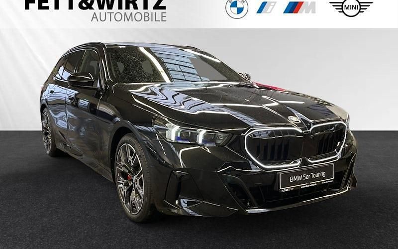 Schwarz Neu 2025 BMW 540 Comfort Edition Kombi | 87.590 € (Teuer) - Bild 1/4