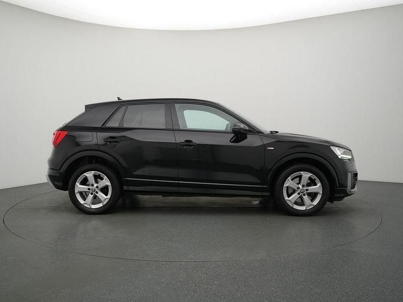 Gebraucht Audi Q2 Sport 150 PS (110 kW) 2018 Mythosschwarz metallic SUV
