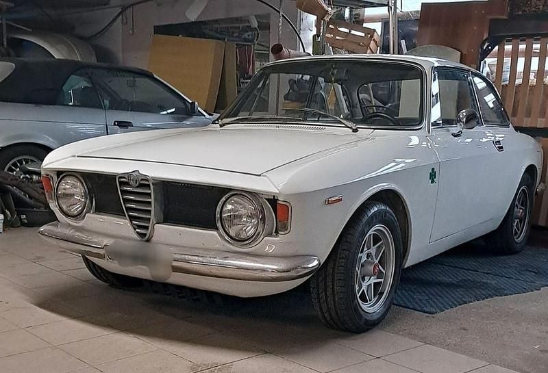 Weiß Gebraucht 1969 Alfa Romeo GT Coupé | 32.500 € - Bild 1/4