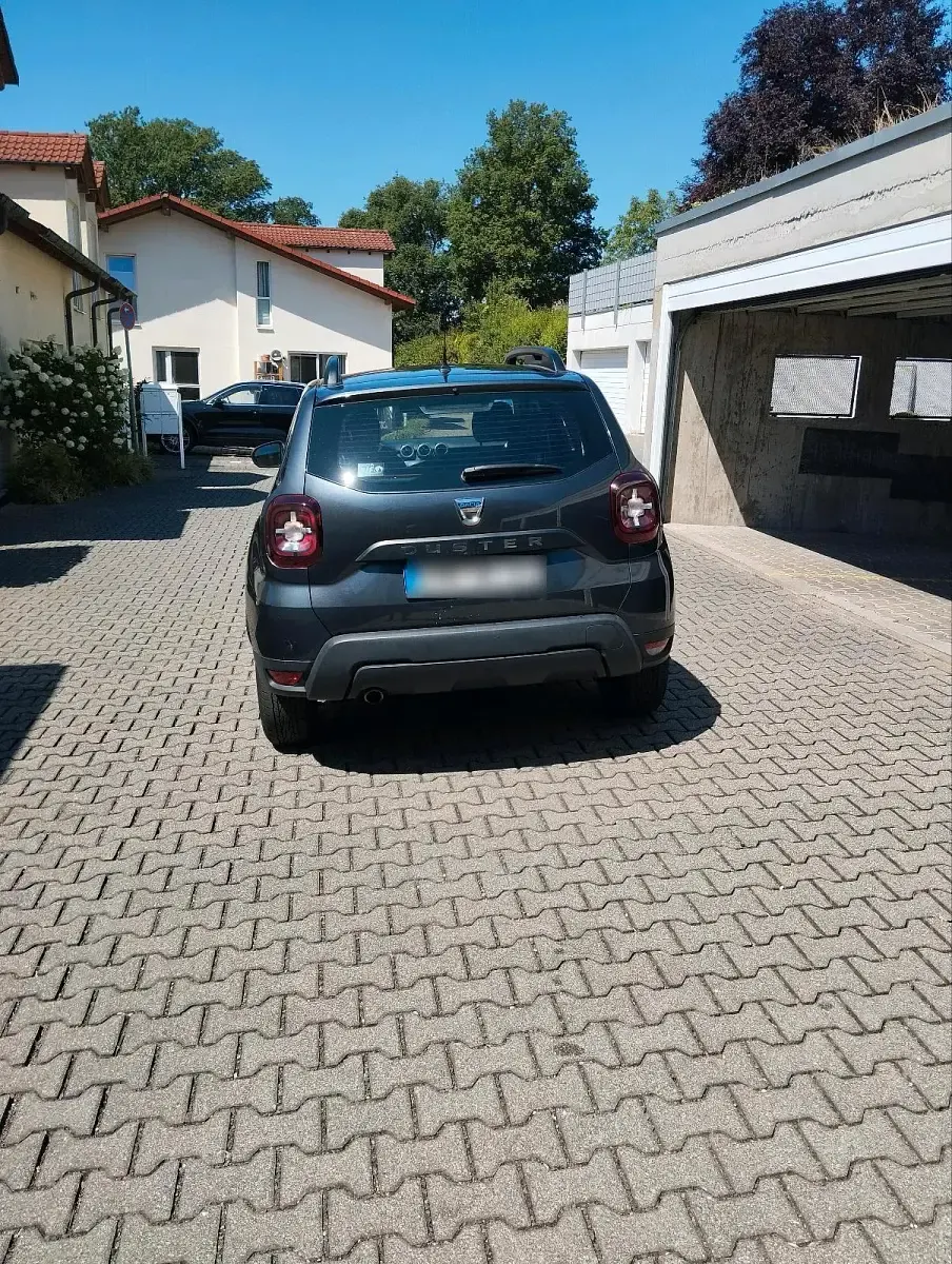 Gebraucht Dacia Duster Comfort 114 PS (83 kW) 2019 Grau SUV