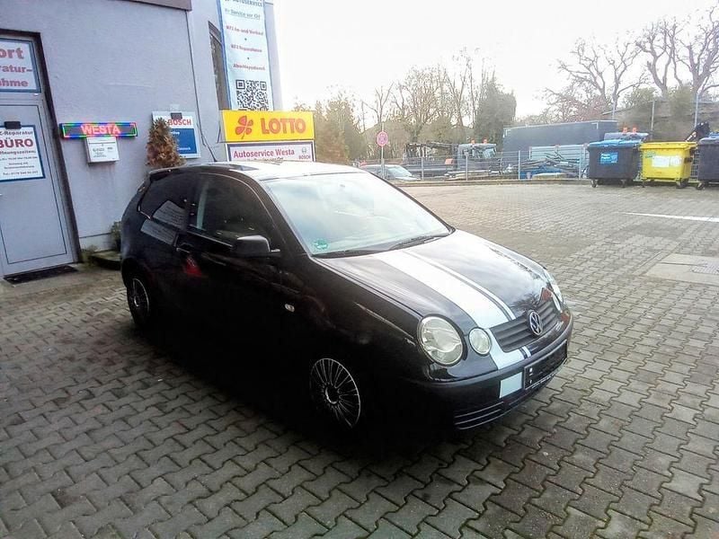 Schwarzcosmo2 Gebraucht 2004 VW Polo Basis Kleinwagen | 2.599 € (Etwas zu teuer) - Bild 1/4