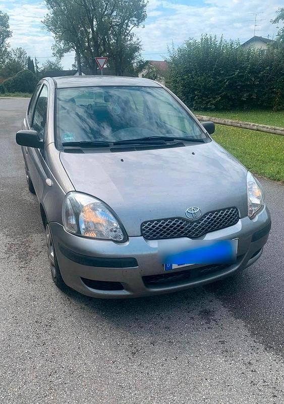 Beige Gebraucht 2004 Toyota Yaris Kleinwagen | 2.199 € (Etwas zu teuer) - Bild 1/4
