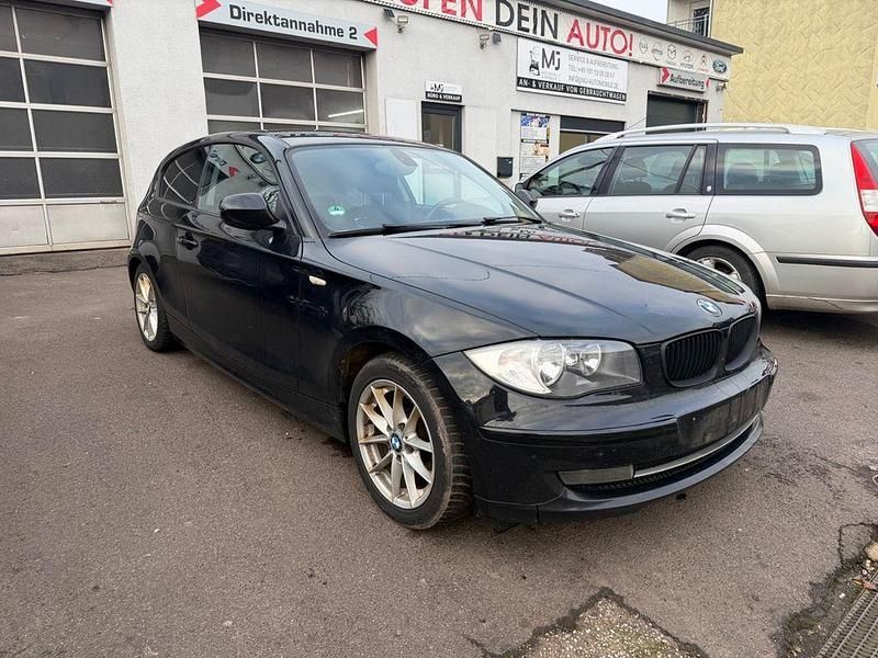 Gebraucht BMW 118 Advantage 143 PS (105 kW) 2011 Schwarz Kleinwagen