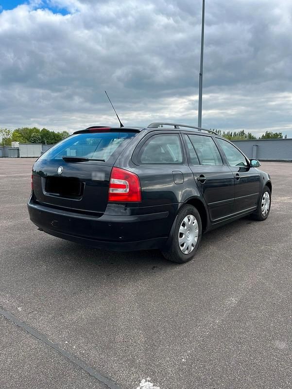 Gebraucht Skoda Octavia 105 PS (77 kW) 2008 Schwarz Kombi